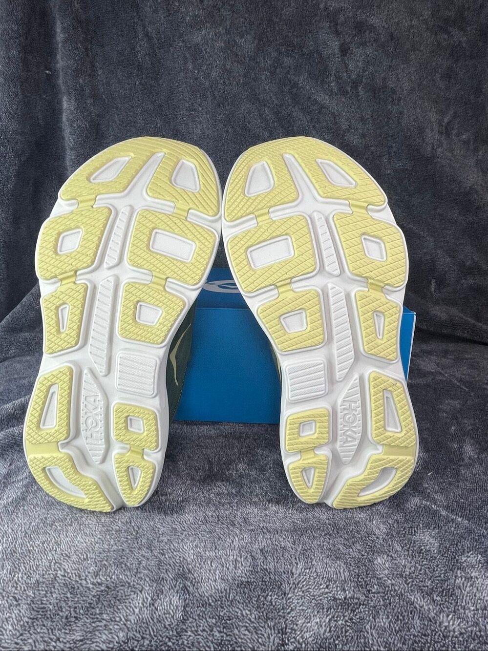 NIB Hoka Bondi 9 Men's Size 10 (US 10D / EU 44) SNTF Green Running Shoes - Picture 4 of 7